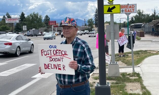 PO’d: Buena Vista residents fly signs, tire of expensive, delayed service at Post Office